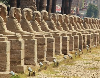 Ученые нашли на Аллее сфинксов в Египте новую статую