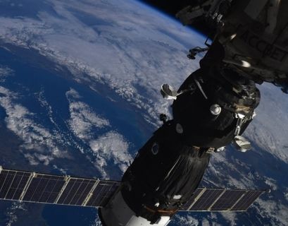 Российские участники МКС вышли в открытый космос