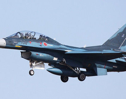 Японские истребители поднялись в воздух из-за российских самолетов