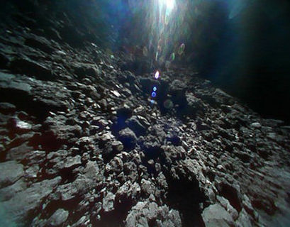 Японские роверы прислали на Землю первое в истории видео с астероида