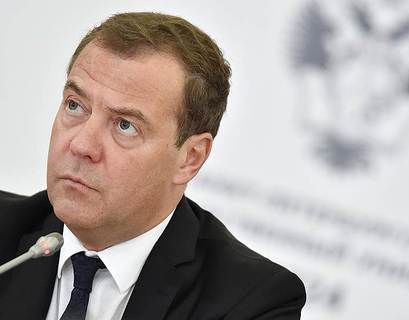 Медведев поздравил педагогов с профессиональным праздником