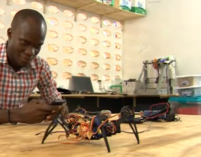 В Того новаторы-предприниматели превращают мусор в роботов