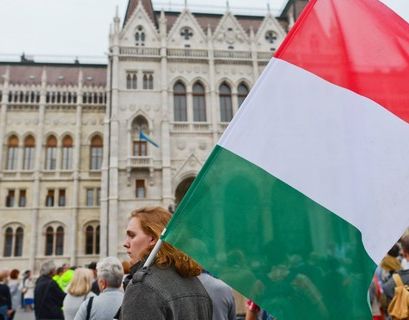 Жители Венгрии могут стать «рабами корпораций»