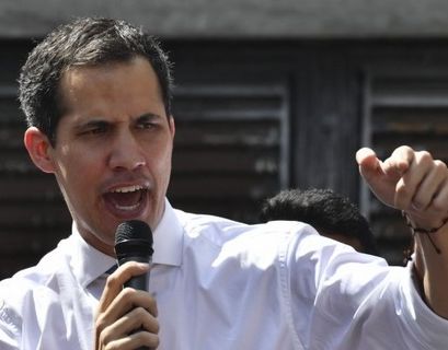 Лидер оппозиции в Венесуэле объявил себя новым президентом