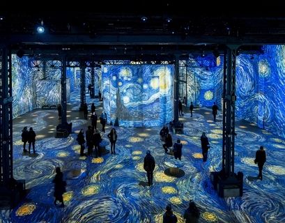 В парижской "Мастерской света" "ожили" полотна Ван Гога