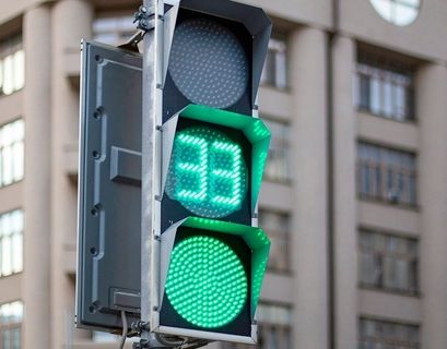 Светофоры поработают "в пользу пешеходов" в центре Москвы