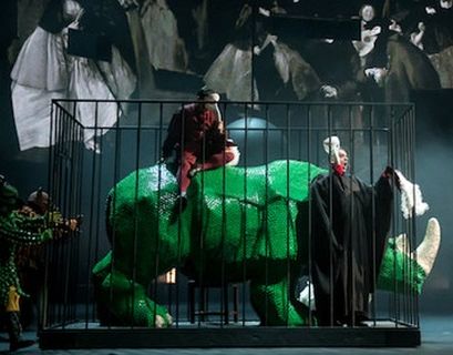 На фестивале "Интермузей" театральный музей покажет гигантского носорога из пластиковых пробок
