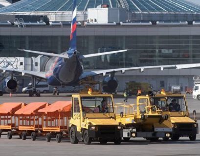 Московский аэропорт "Шереметьево" пообещал решить проблемы с багажом