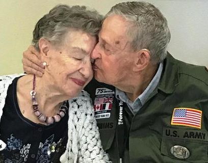 Через 75 лет ветеран Второй мировой снова встретился с возлюбленной