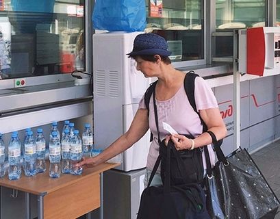 Питьевую воду раздают в метро и на вокзалах Москвы