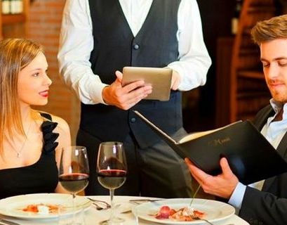 33% женщин ходят на свидания, чтобы бесплатно поесть