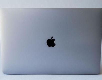 В старых MacBook Pro выявлена угроза возгорания батареи