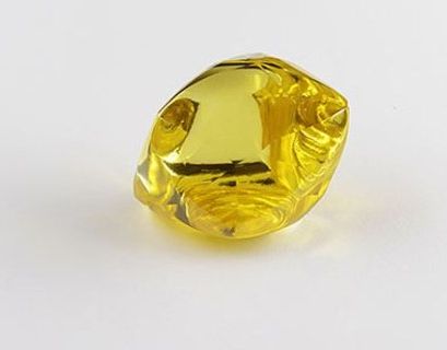  Редкий лимонный алмаз нашли в Архангельской области