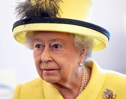 Илон Маск подшутил над королевой Великобритании Елизаветой II
