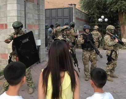 Спецназ Киргизии пытался задержать экс-президента, он открыл по бойцам огонь