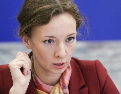 Кузнецова призвала Минздрав упростить получение незарегистрированных лекарств
