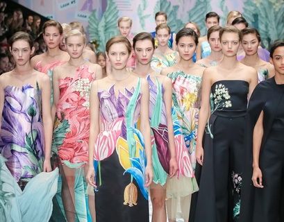 Россию на Неделе моды в Париже представляют 27 модельеров