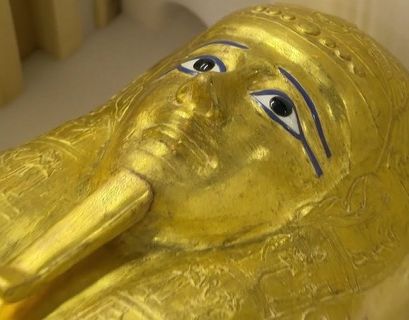Музей "Метрополитан" вернул позолоченный саркофаг в Каир