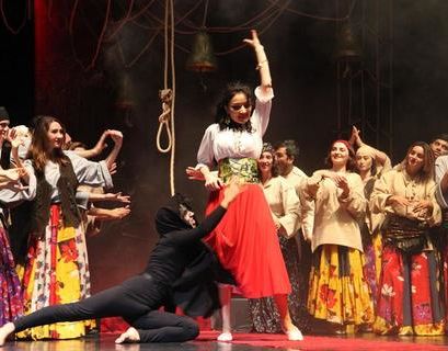 "Собор Парижской Богоматери" Гюго поставили в театре в Баку