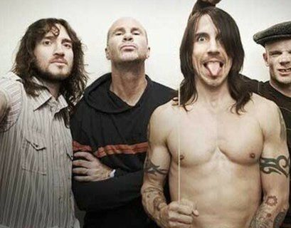 Группа Red Hot Chili Peppers воссоединилась с бывшим гитаристом