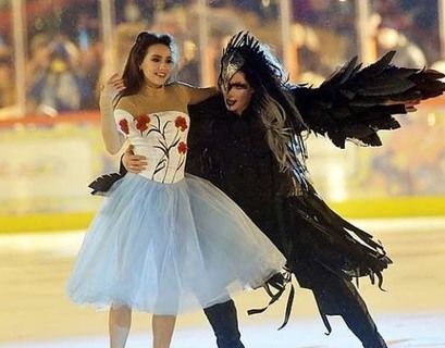 Навка похвалила выступление Загитовой в ледовом шоу "Спящая красавица"