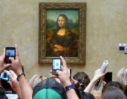 Лувр стал самым посещаемым музеем в мире