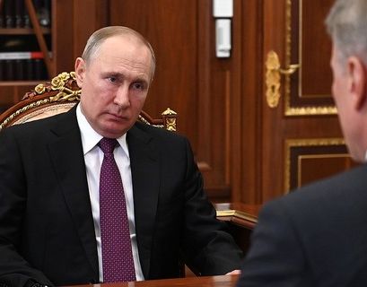 Путин: несистемная оппозиция вносит большой вклад в жизнь россиян