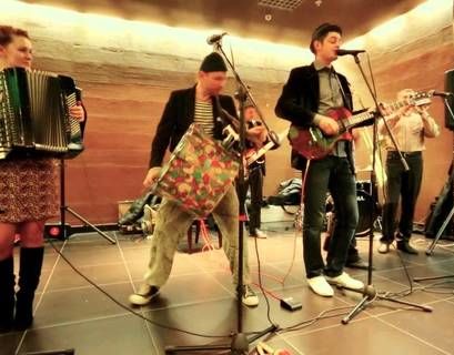 Новосибирские рокеры записали "заклинание" против коронавируса