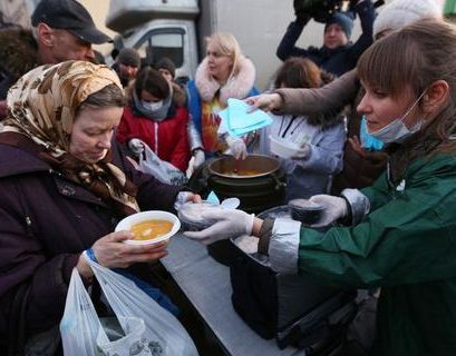 Бездомным предоставляют дополнительную помощь в Москве