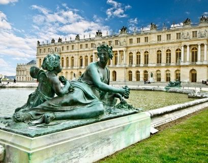 Версальский дворец открыл двери для посетителей