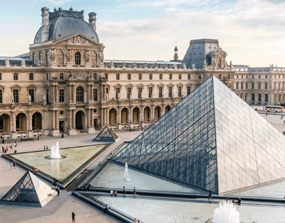 Активист попытался украсть из Лувра скульптуру под благовидным предлогом